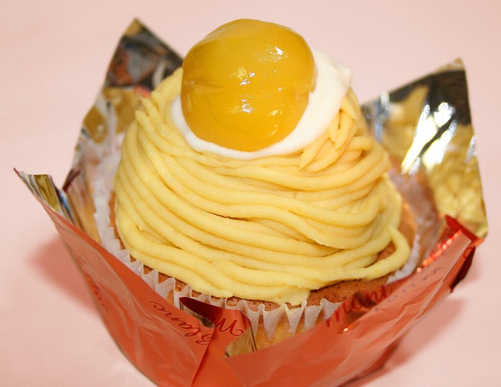 マロンクリームが美しく絞られたモンブランケーキ