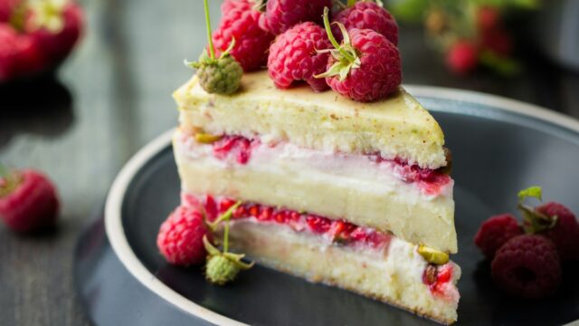 断面がとろける濃厚チーズケーキ