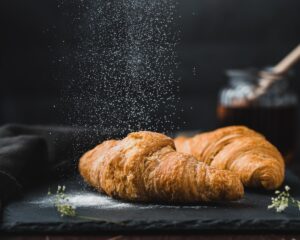 サクサクに焼き上がったバタークロワッサン