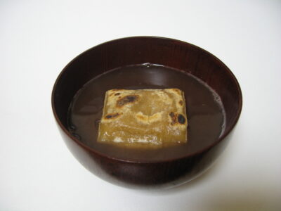 【和菓子の元祖㉜】ぜんざい・おしるこの元祖：ほっこり甘い小豆の汁物、雪の夜に恋しいモチモチとろける千年の温かさ